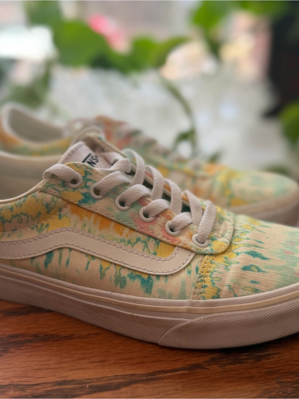 Vans women’s Tie-Dye Style Lace-Up Sneakers in Pastel Yellow/Green